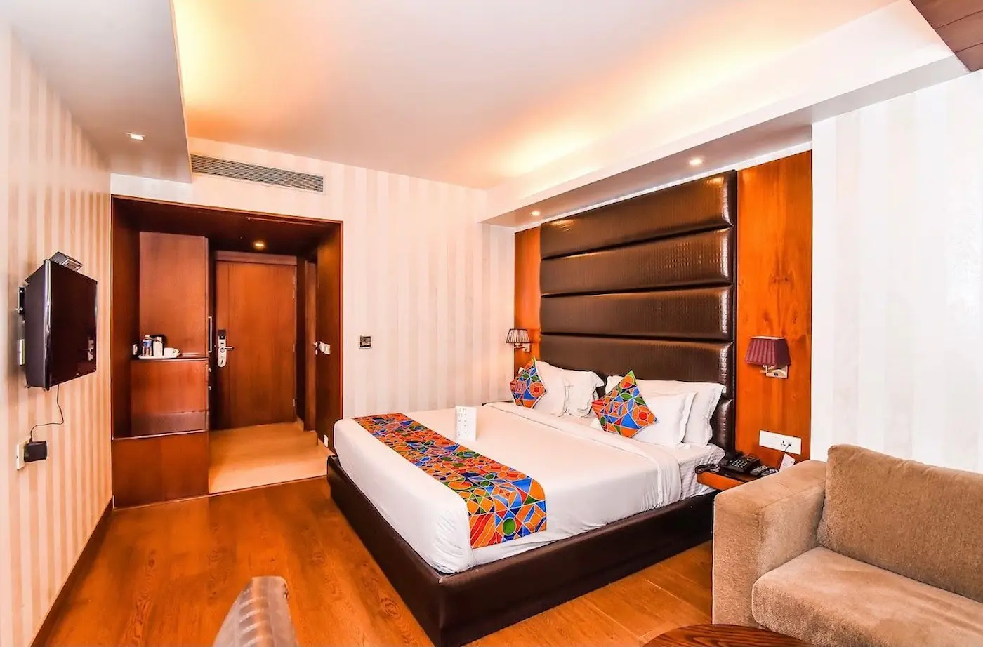 Super deluxe room interior at The JK Hotel C R Park, hotel in Chittaranjan Park Delhi