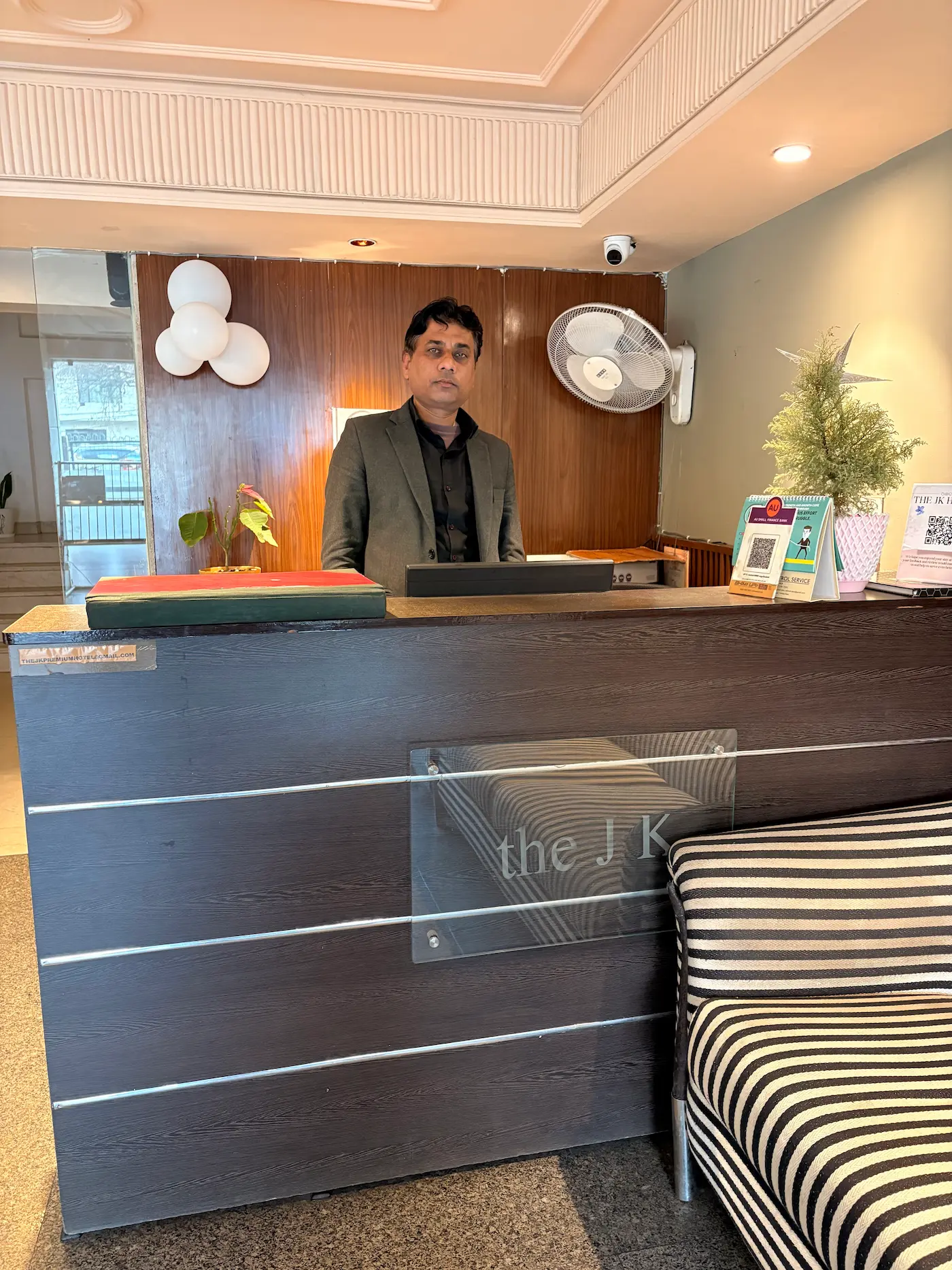 Reception area at The JK Hotel C R Park, hotel in South Delhi